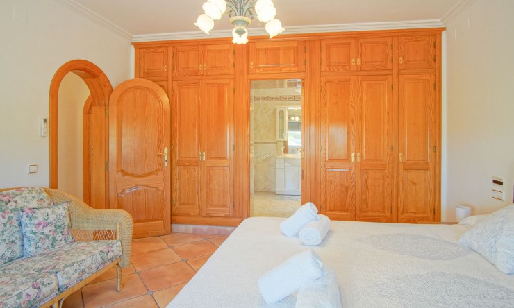 Resale - Villa -
Benissa - Fustera