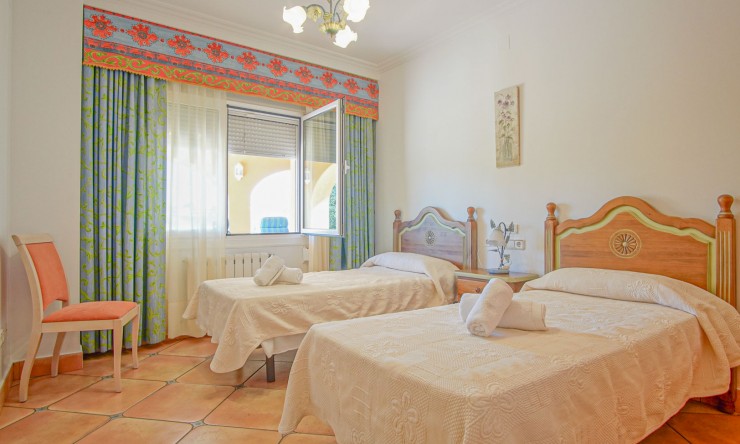 Resale - Villa -
Benissa - Fustera