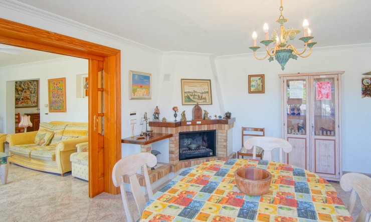 Resale - Villa -
Benissa - Fustera