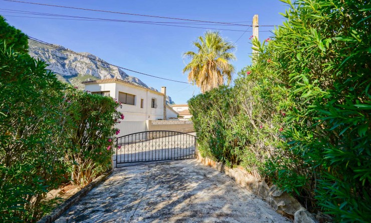 Resale - Villa -
Denia - Corral de Calafat