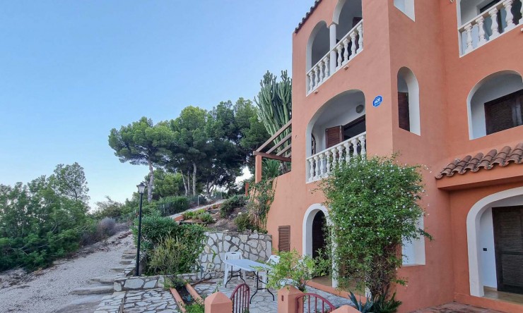 Resale - Villa -
Calpe - La manzanera