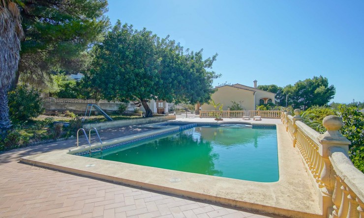 Resale - Villa -
Denia - Campusos