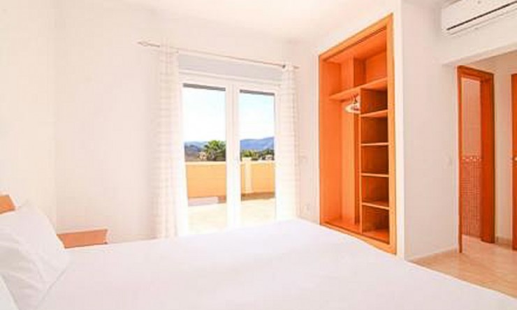 Resale - Villa -
Calpe - Cometa III