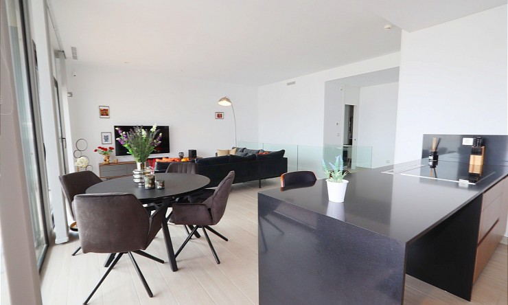Herverkoop - Villa -
Finestrat