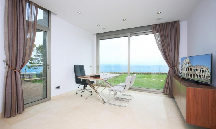 Resale - Villa -
Altea