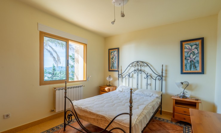 Resale - Villa -
Jávea - La Corona