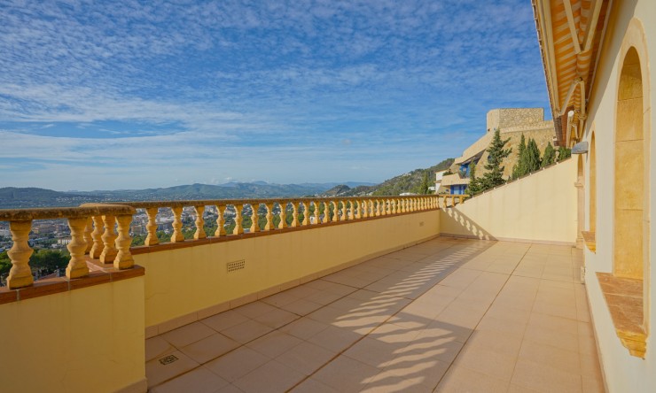 Resale - Villa -
Jávea - La Corona