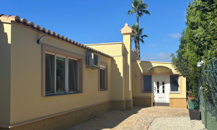 Herverkoop - Villa -
Jávea - Costa Nova