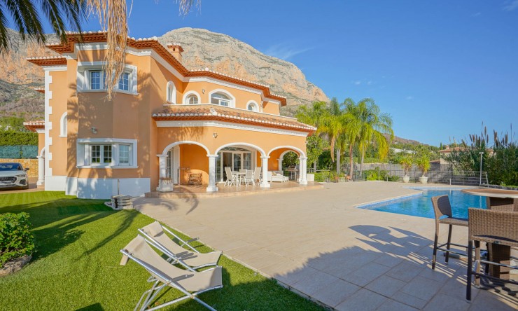 Herverkoop - Villa -
Jávea - El Garroferal