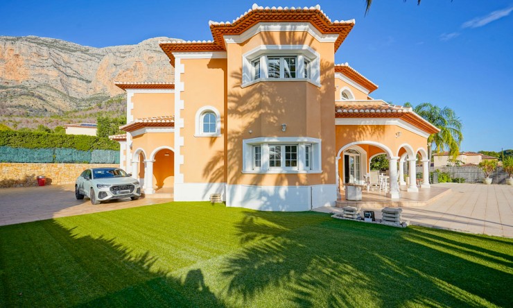 Herverkoop - Villa -
Jávea - El Garroferal