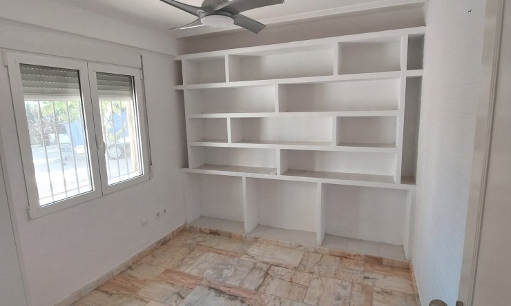 Rynek Wtórny - Willa -
Busot