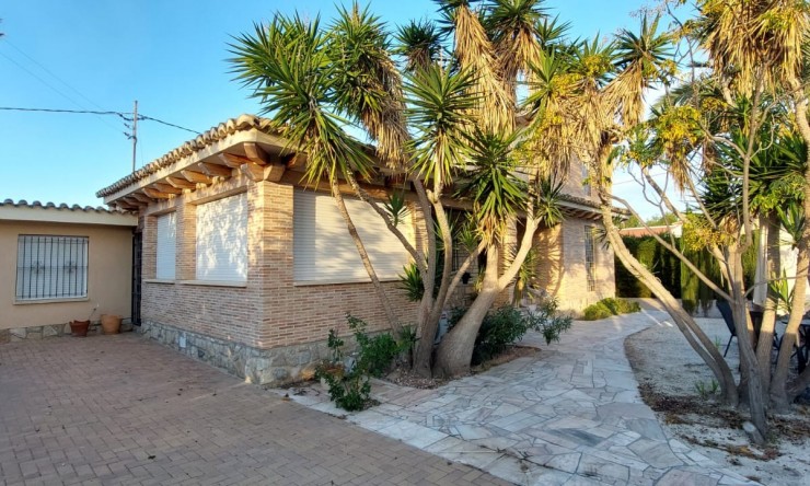 Rynek Wtórny - Willa -
Busot