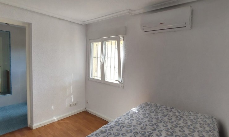 Rynek Wtórny - Willa -
Busot