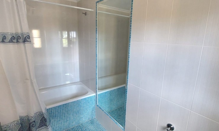 Rynek Wtórny - Willa -
Busot