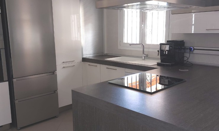 Rynek Wtórny - Willa -
Busot