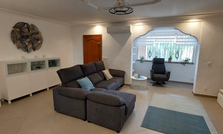 Rynek Wtórny - Willa -
Busot