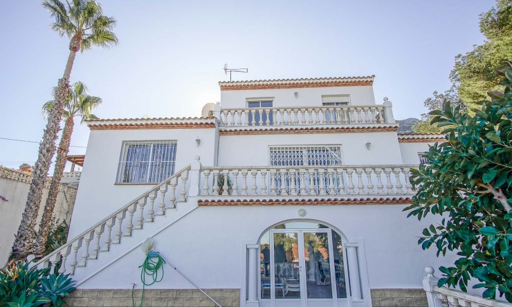 Herverkoop - Villa -
Denia - Altomira