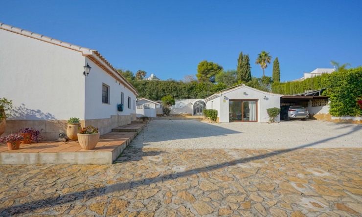 Resale - Villa -
Jávea - La Lluca