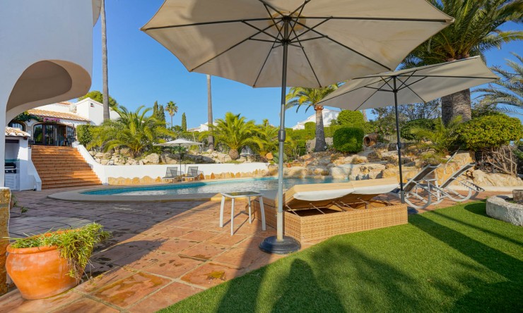 Resale - Villa -
Jávea - La Lluca