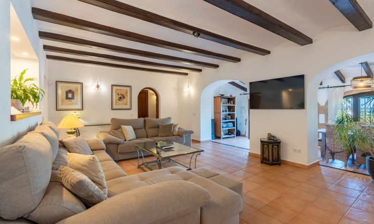 Resale - Villa -
Jávea - La Lluca