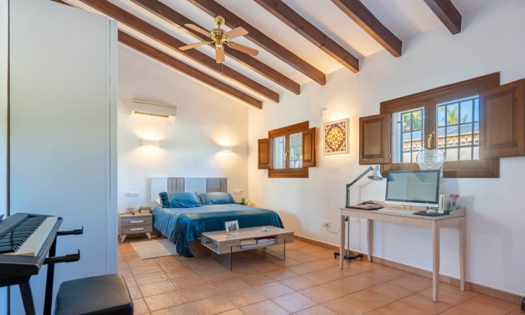 Resale - Villa -
Jávea - La Lluca