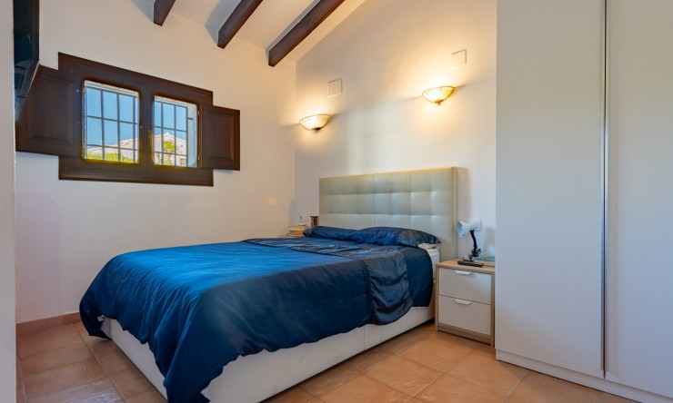 Resale - Villa -
Jávea - La Lluca