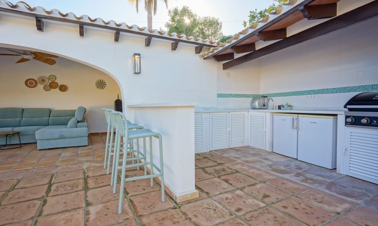 Resale - Villa -
Jávea - La Lluca