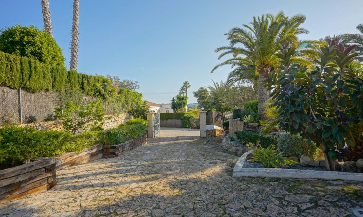 Resale - Villa -
Jávea - La Lluca