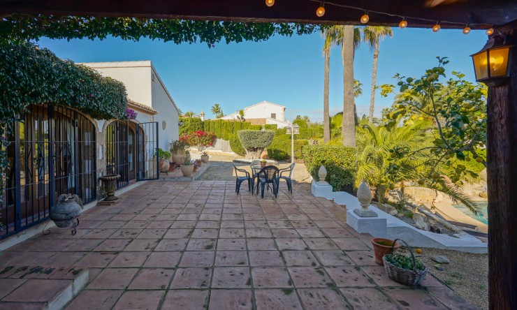 Resale - Villa -
Jávea - La Lluca