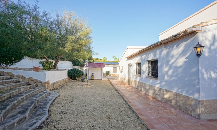 Resale - Villa -
Jávea - La Lluca