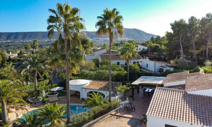 Resale - Villa -
Jávea - La Lluca