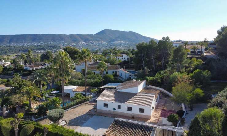 Resale - Villa -
Jávea - La Lluca