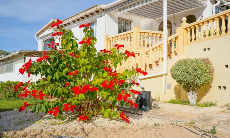 Resale - Villa -
Benissa - La Fustera