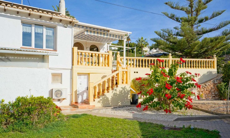 Resale - Villa -
Benissa - La Fustera