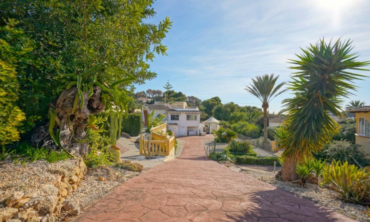 Resale - Villa -
Benissa - La Fustera