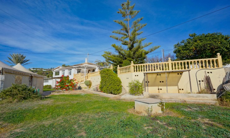 Resale - Villa -
Benissa - La Fustera