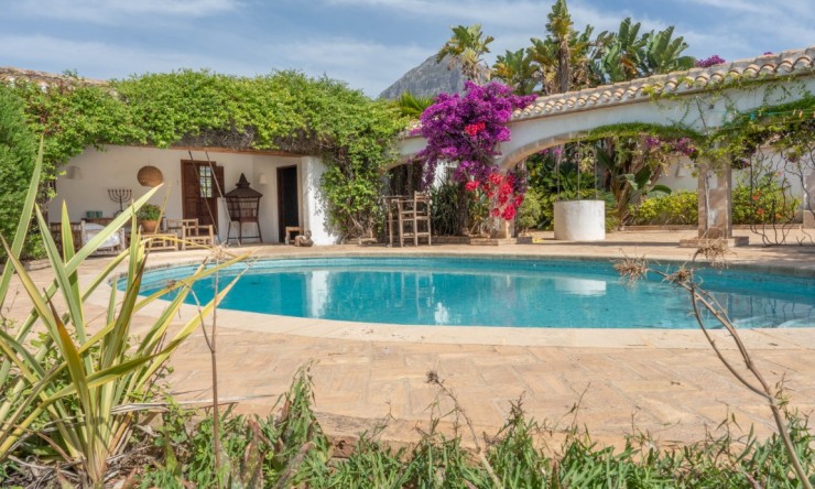 Resale - Villa -
Jávea - Tossals