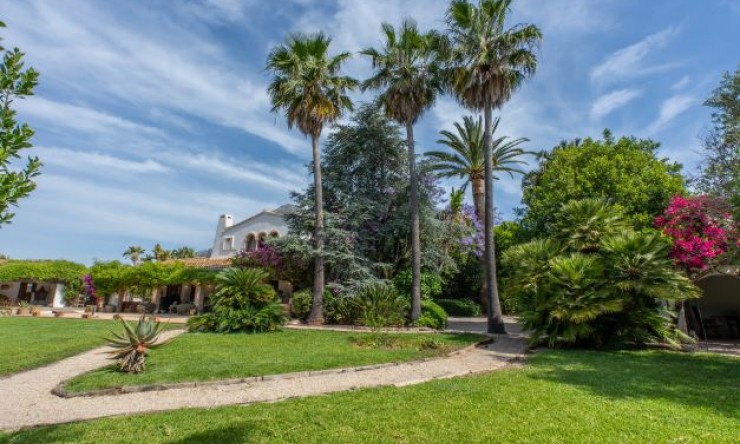 Resale - Villa -
Jávea - Tossals