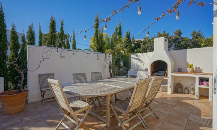 Resale - Villa -
Jávea - La Granadella