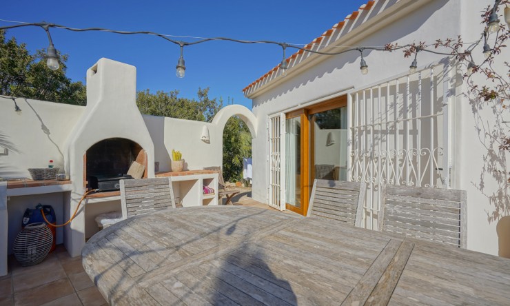 Resale - Villa -
Jávea - La Granadella