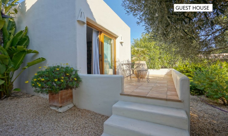 Resale - Villa -
Jávea - La Granadella